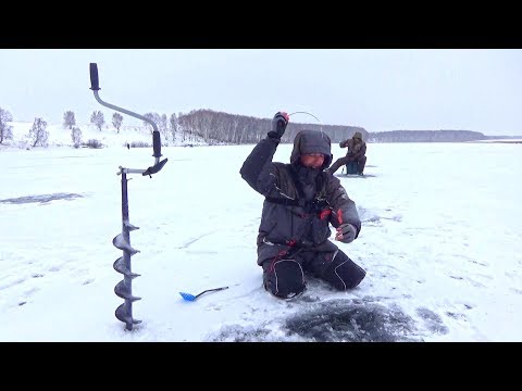 Видео: ЭТА МОРМЫШКА ЛОВИТ ВСЕГДА И ВЕЗДЕ! Рыбалка на безмотылку