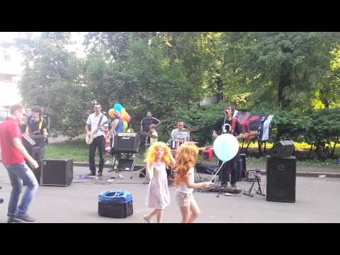 Видео: Чёрный квадрат Красно-Желтые дни