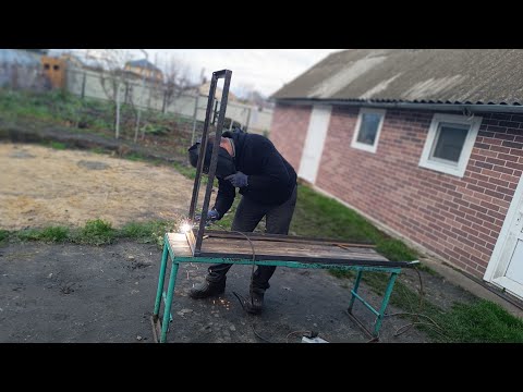 Видео: РЕМОНТ,СРЫВАЕМ ОБОИ/МУЖ ДЕЛАЕТ СТЕЛЛАЖ В ПОГРЕБ/ЖИВЁМ В ДЕРЕВНЕ