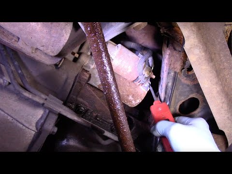 Видео: Как диагностировать проблему отсутствия запуска двигателя и проворачивания стартера на Ford Crown...