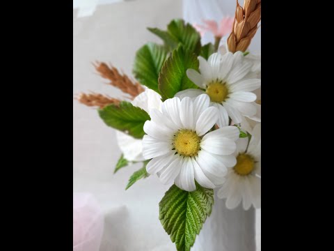 Видео: МК Ромашка из холодного фарфора🌸 Cold Porcelain Chamomile.