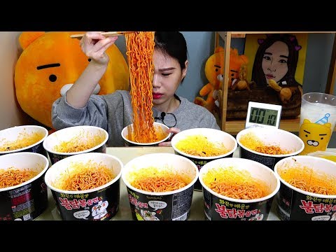 Видео: Mukbang Challenge, корейская огненная лапша Булдак Боккеуммюн 10 кубков! Есть шоу