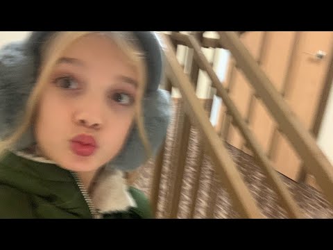 Видео: ￼Одна дома