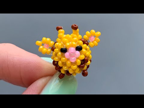 Видео: Как сделать жирафа из бисера. Мини амигуруми