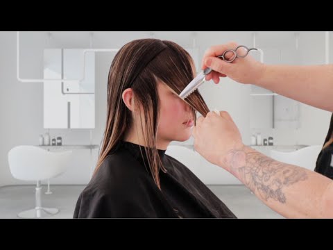 Видео: Быстрый урок по стрижке длинных слоев LIVED IN