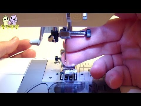 Видео: ● Как СМЕНИТЬ ИГЛУ в швейной машинке.
