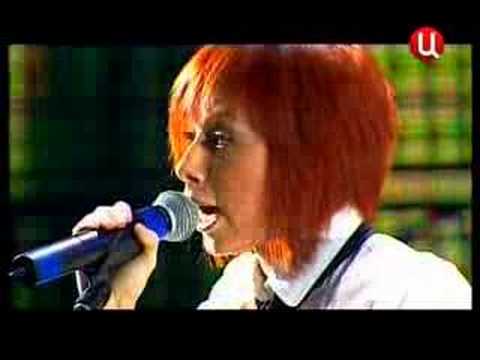 Видео: Юля Савичева "Стоп" live