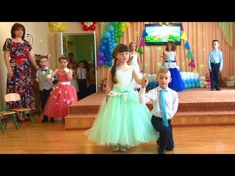 Видео: Красивый Вход на ВЫПУСКНОЙ бал 🎈 УЛЕТАЙ