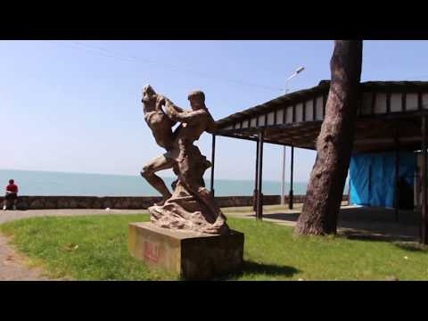 Видео: Набережная Кинтриши Гелаури Кобулети ქობულეთი 25 05 2015 (район железнодорожного вокзала)