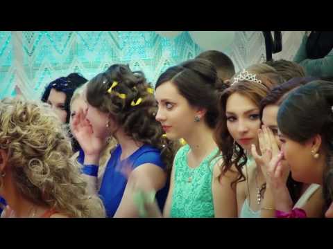 Видео: Стихи про маму до слез трогательные Выпускники Мне уже не 16 мама touching to tears poem