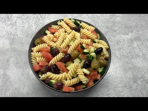 Видео: Pasta salad with tomato and cucumber/ макаронный салат