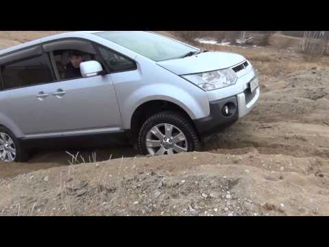 Видео: Делика Д5 и песчанная горка