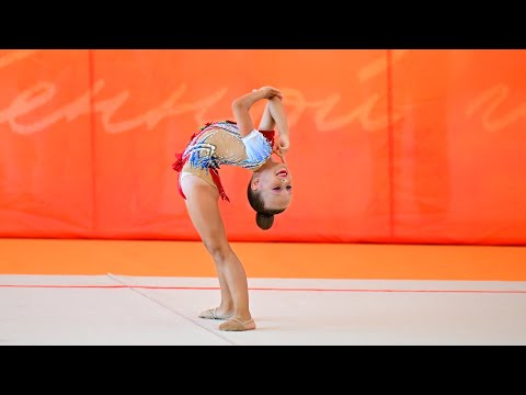 Видео: Ланькова Ева - 6 лет (2018г.) Художественная гимнастика / Упражнение без предмета БП