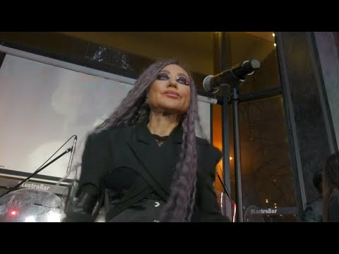 Видео: ЛИНДА - Беги (LЮSTRA Bar, г. Москва) [1080p] - 04.04.2024