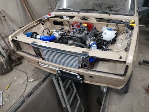 Видео: Ставим мотор и делаем вид подкапотки. Турбо дрифт таз. Правильная установка насоса Walbro. Ваз-2105.