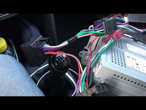 Видео: Улучшаем штатную акустику Volkswagen Polo с помощью компактного усилителя