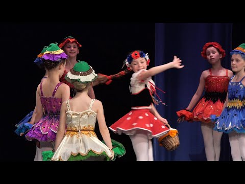 Видео: «На полянке», ансамбль «Ритмы детства». "In the meadow", ensemble "Rhythms of Childhood".