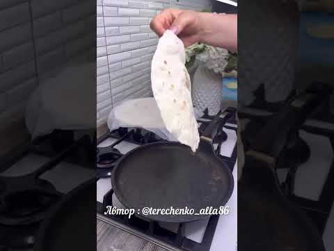 Видео: Мука + кипяток = Тонкий ЛАВАШ 😲 С магазинным даже рядом не стоял! Не резиновый не рвется не крошится