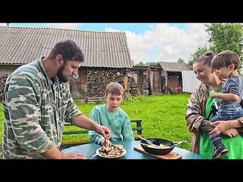 Видео: Уехали из города В БЕЛОРУССКУЮ ДЕРЕВНЮ и остались на несколько дней! ПЕРИЛА в А-фрейм доме готовы!