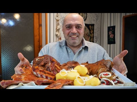 Видео: Свиная РУЛЬКА сваренная в ПИВЕ с рёбрышками