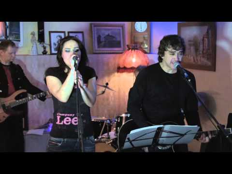 Видео: 20141226 "Танцы на траве" в арт-кафе "Чеховъ" part two