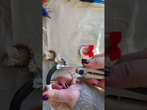 Видео: Плетем ёлочные игрушки из остатков ротанга🥰