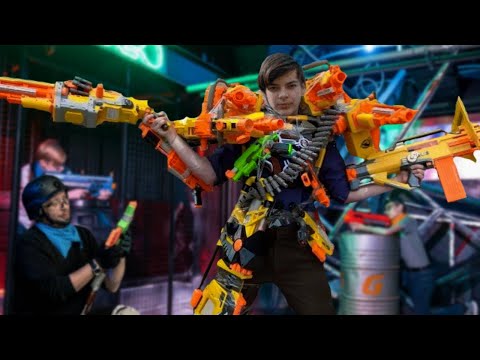 Видео: НЁРФИНГ РЕТРО БЛАСТЕРАМИ НА ПЛОЩАДКЕ F SHOT // НЕРФ Н СТРАЙК // NERF BATTLE
