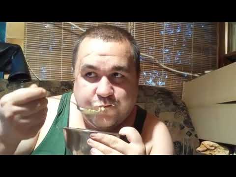 Видео: Обжор на зеленые щи из щавля | мокпан, мукбанг