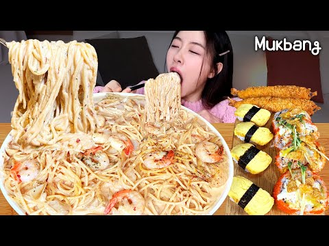 Видео: Острая сливочная паста с большим количеством креветок, хрустящими жареными королевскими креветкам...