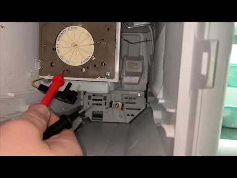 Видео: Как проверить и заменить льдогенератор Maytag/Whirlpool Gold (W10882923)