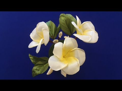 Видео: DIY ribbons Frangipany/Frangipani de cintas/Франжипани из лент
