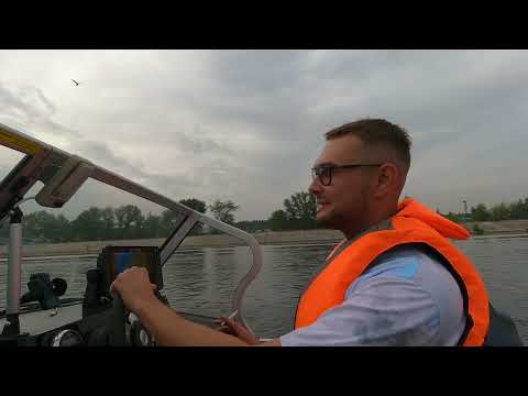 Видео: Самара - Казань и обратно на лодке Realcraft 510. 1 серия. Шлюзование в Тольятти.