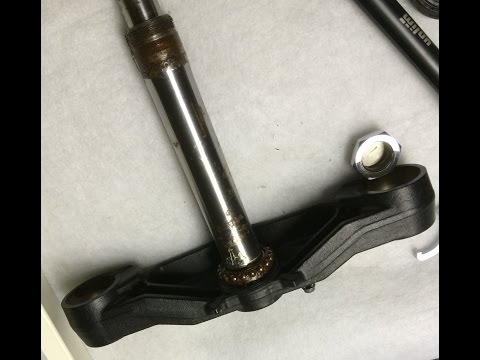 Видео: Разборка рулевой колонки и замена рулевых подшипников на Kawasaki VN1700 Voyager