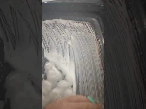 Видео: Убираем водный камень, шагрень со стекла авто.