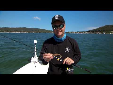 Видео: IFISHTV Flathead на мягком пластике в водах Брисбена, Новый Южный Уэльс