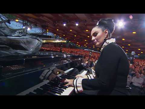 Видео: Елена Ваенга - Аэропорт (Laima Rendez Vous Jūrmala 20.07.2017)