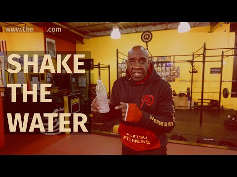 Видео: Встряхните воду — методы самообороны