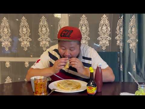 Видео: Торгууд Болдоотой Mongolian Mukbang  #mukbang #mukbangasmr #Mongolianmukbang (Наадмын хуушуур)