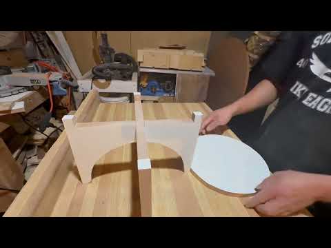 Видео: Минималистичная деревянная подставка для растений – держатель для комнатных горшков