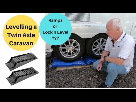 Видео: Выравнивание двухосного каравана с помощью пандусов и системы Lock n Level
