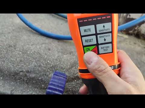 Видео: Определение места утечки фреона в кондиционере при помощи течеискателя