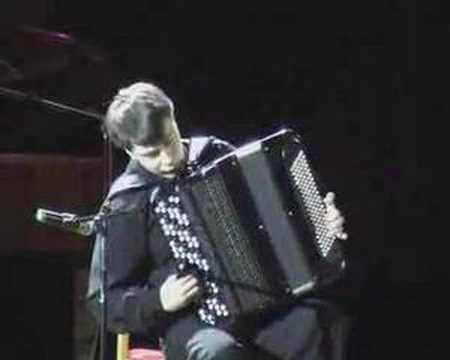 Видео: Na Yun Kin: Barynya / На Юн Кин: Барыня RUSSIAN ACCORDION music Accordeon Zhukov Жуков баян Bayan