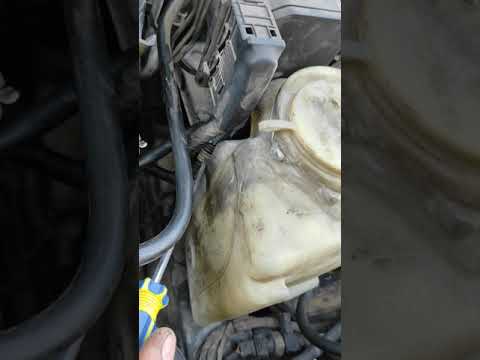 Видео: замена вернего левого рычага w210/s210 рестайлинг