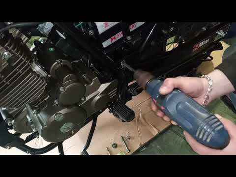 Видео: Как продлить жизнь ролика успокоителя цепи на X-trail 250.