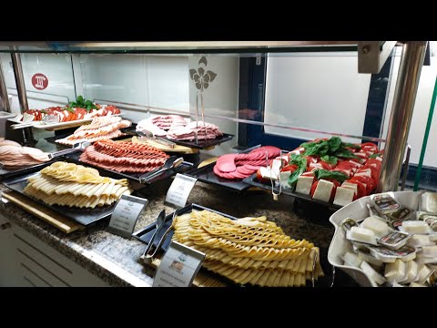 Видео: ЧЕМ КОРМЯТ В ОТЕЛЯХ ТУРЦИИ НА ЗАВТРАК".QUEEN'S  LE  JARDIN 5*.КЕМЕР.