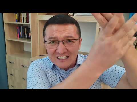 Видео: Манас. 93-көрсөтүү. Коңурбайдын Алмамбет менен Сыргактын артынан кууп келип уруш салганы.