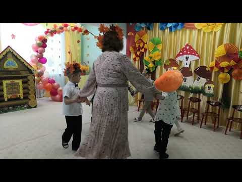 Видео: Осенний утренник у ребят средней группы «Про бабку, про дедку и про курочку - наседку»