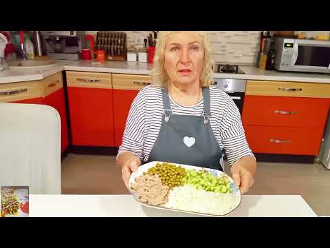 Видео: Салат 🥗 с консервированным тунцом 🐟, свежим огурцом 🥒 и горошком 🫛