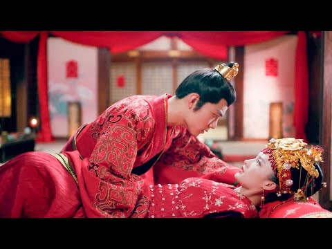 Видео: Брачная ночь! Он напился и медленно подошел ко мне, загнал меня к кровати!