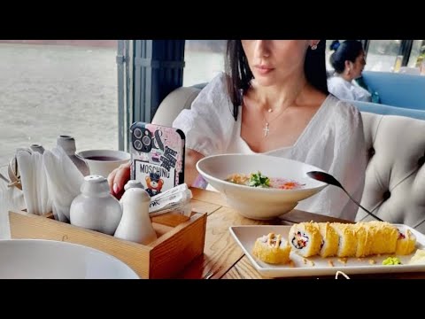 Видео: МУКБАНГ В РЕСТОРАНЕ / Сидим с подругой в Рисе.